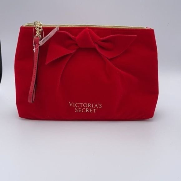 Victoria’s Secret Red Velvet Wristlet Bag NWT - Picture 3 of 4